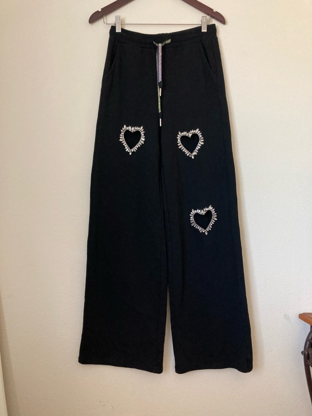 Lizette Collections Black Heart-Accent Wide Leg Sweatpants | New without Tags - Picture 2 of 10